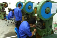 合作工廠(chǎng)生產(chǎn)車(chē)間